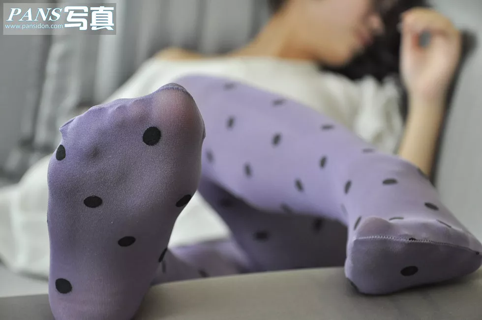 Xgyw.Org_PANS写真037期_纤细腰身修长美腿妹妹斑点丝袜写真26P