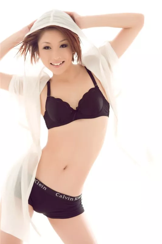 Xgyw.Org_玲珑美少女黑色内衣性感写真21P