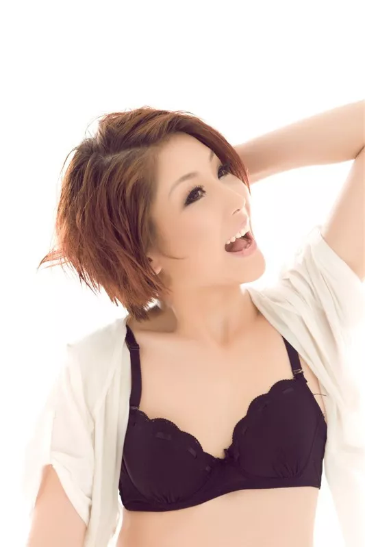 Xgyw.Org_玲珑美少女黑色内衣性感写真21P