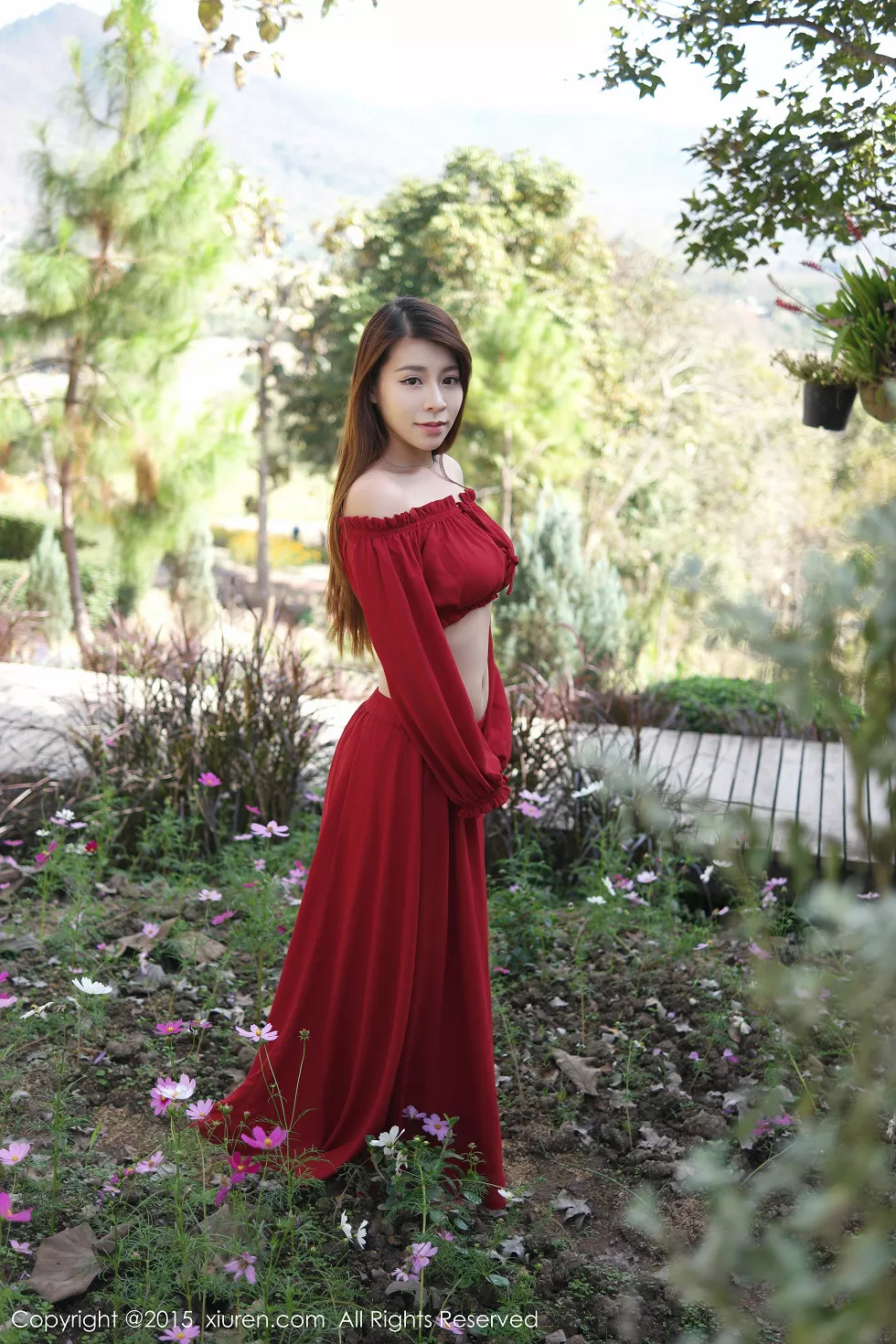 Xgyw.Org_XiuRen第303期_嫩模vetiver嘉宝贝儿火红长裙性感迷人写真49P