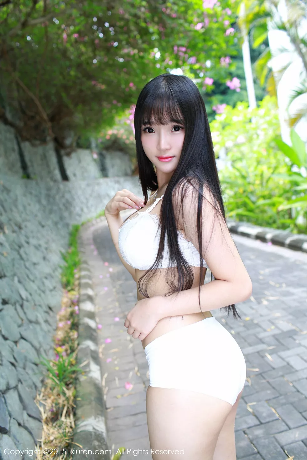 Xgyw.Org_XiuRen第409期_嫩模夏瑶baby龙目岛旅拍性感内衣秀豪乳系列写真55P