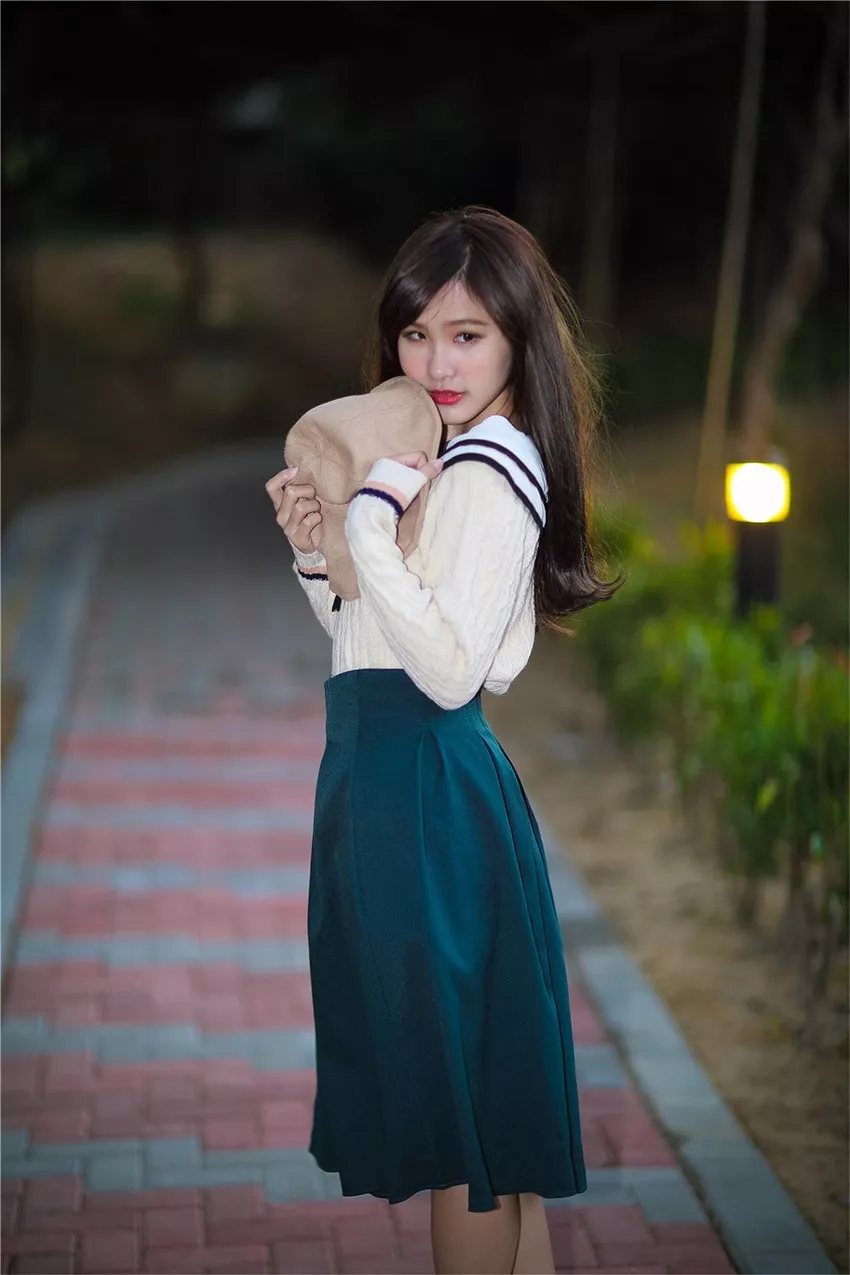 Xgyw.Org_台湾清纯美女莫葵Vika校园风清纯外拍写真57P