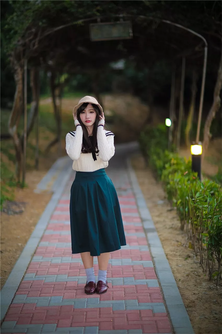 Xgyw.Org_台湾清纯美女莫葵Vika校园风清纯外拍写真57P