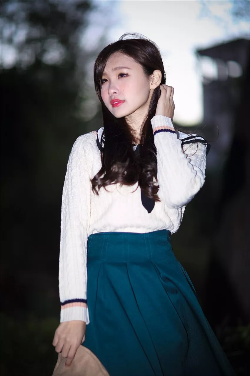 Xgyw.Org_台湾清纯美女莫葵Vika校园风清纯外拍写真57P