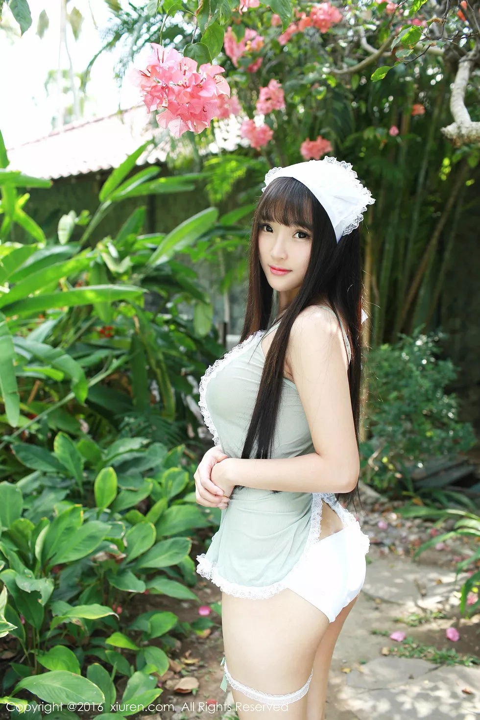 Xgyw.Org_XiuRen第463期_嫩模夏瑶baby女仆制服露半球卡通装豪乳美臀诱惑写真52P