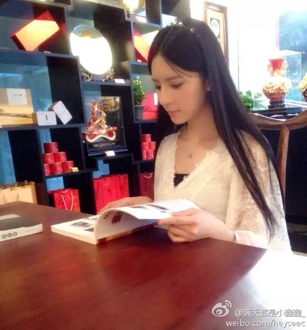 Xgyw.Org_微博红人满天都是小鑫鑫海量微博性感清爽写真209P
