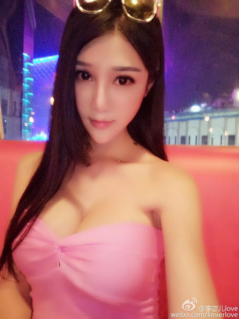 Xgyw.Org_国产嫩模湿吻女神李宓儿高颜值大尺度美胸豪乳海量性感写真111P