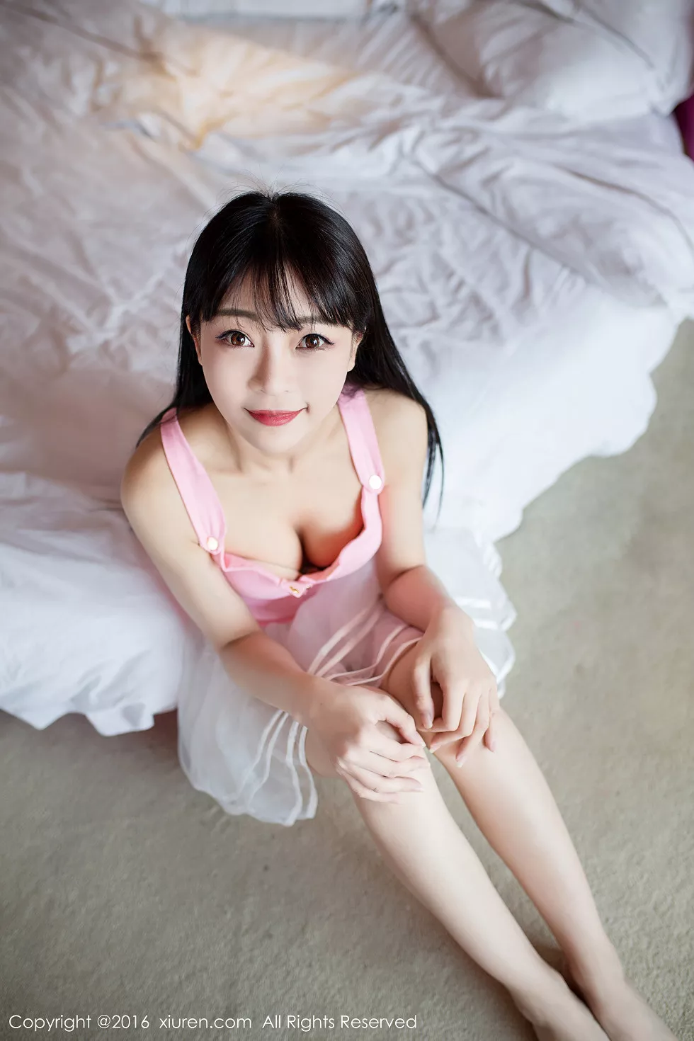 Xgyw.Org_XiuRen第552期_嫩模Mio莉莉丝居家私房性感粉色内衣秀豪乳写真59P