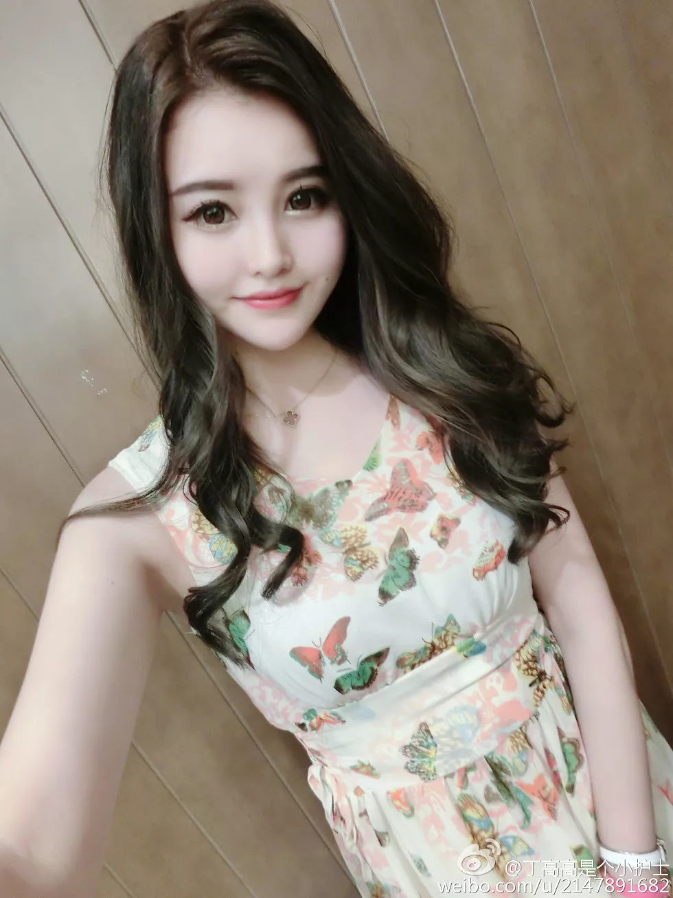 Xgyw.Org_嫩模丁高高是个小护士性感自拍美图微博写真150P