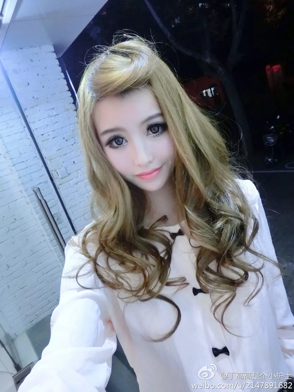 Xgyw.Org_嫩模丁高高是个小护士性感自拍美图微博写真150P