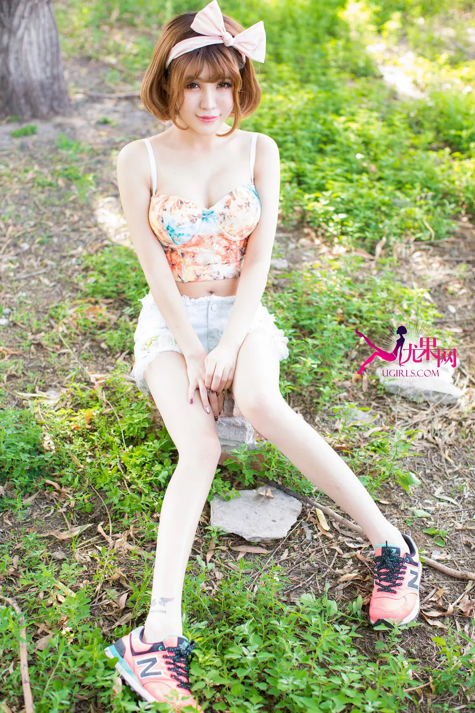 Xgyw.Org_[Ugirls尤果网]U100_嫩模令孜昕Alin黑色吊带长裙真空秀豪乳妩媚性感写真65P