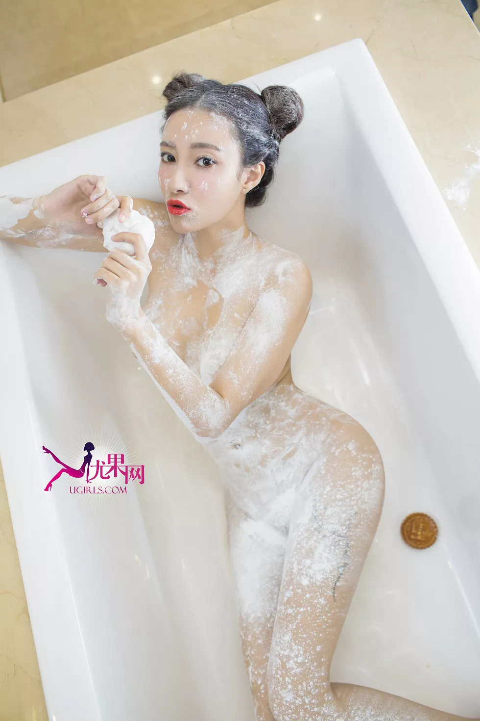 Xgyw.Org_[Ugirls尤果网]U121_嫩模松果儿白色面粉裹身大尺度全裸火辣酮体诱惑写真80P