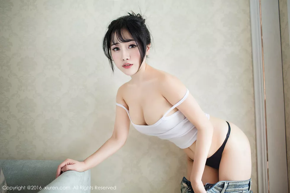 Xgyw.Org_XiuRen第550期_嫩模兜豆靓Youlina香蕉小护士撩人姿势完美诱惑写真63P