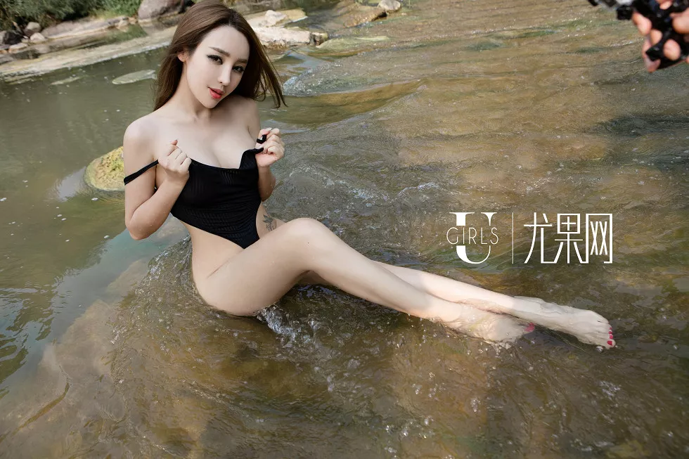 Xgyw.Org_[Ugirls尤果网]U192_靓丽嫩模溪甜户外溪水边大尺度豪乳美体撩人姿势诱惑写真65P