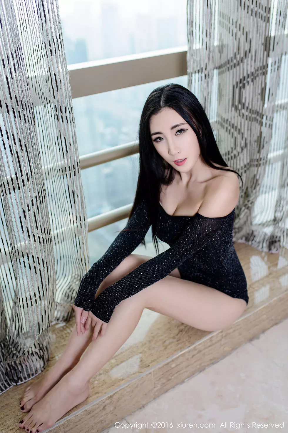 Xgyw.Org_XiuRen第602期_嫩模Wendy智秀居家私房牛仔热裤全裸上身豪乳美臀诱惑写真49P