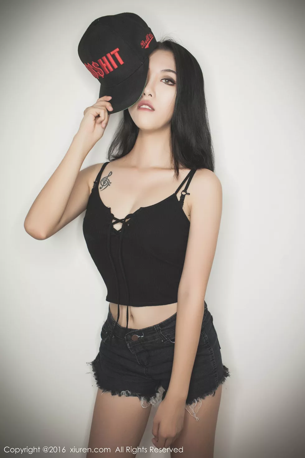 Xgyw.Org_XiuRen第617期_嫩模BOBO_xk牛仔热裤秀完美身材狐媚双眼冷艳迷人写真49P