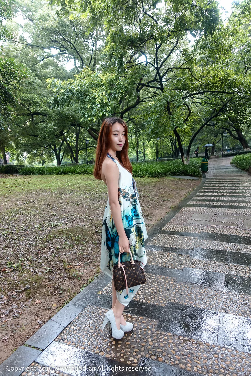 Xgyw.Org_[TGOD推女神]2016.07.16_宜昌旅拍之梓萱Crystal第三刊粉红旗袍装完美身材写真45P