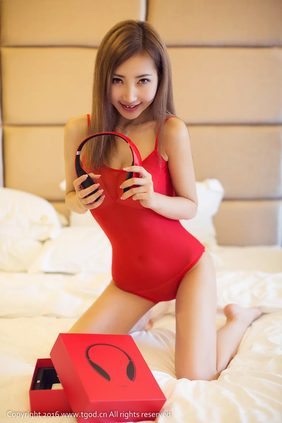 Xgyw.Org_[TGOD推女神]2016.09.25_嫩模尤美Yumi极品尤物居家私房透视内衣系列诱惑写真53P