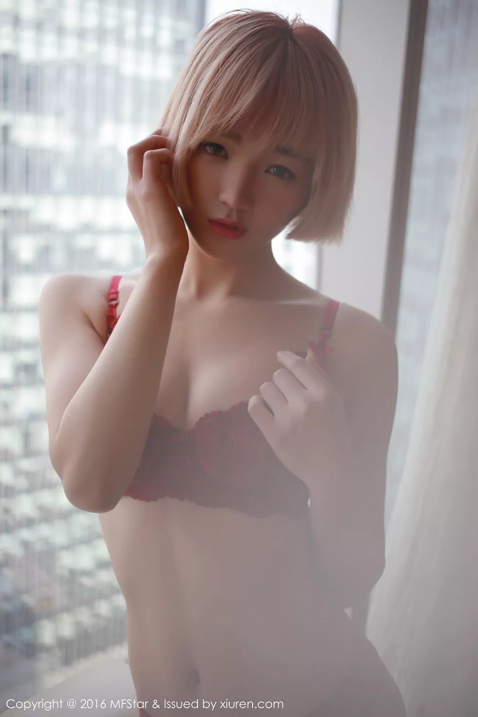 Xgyw.Org_[MFStar模范学院]Vol.082_嫩模悦爷妖精居家红色内衣半脱内裤秀诱人翘臀写真51P