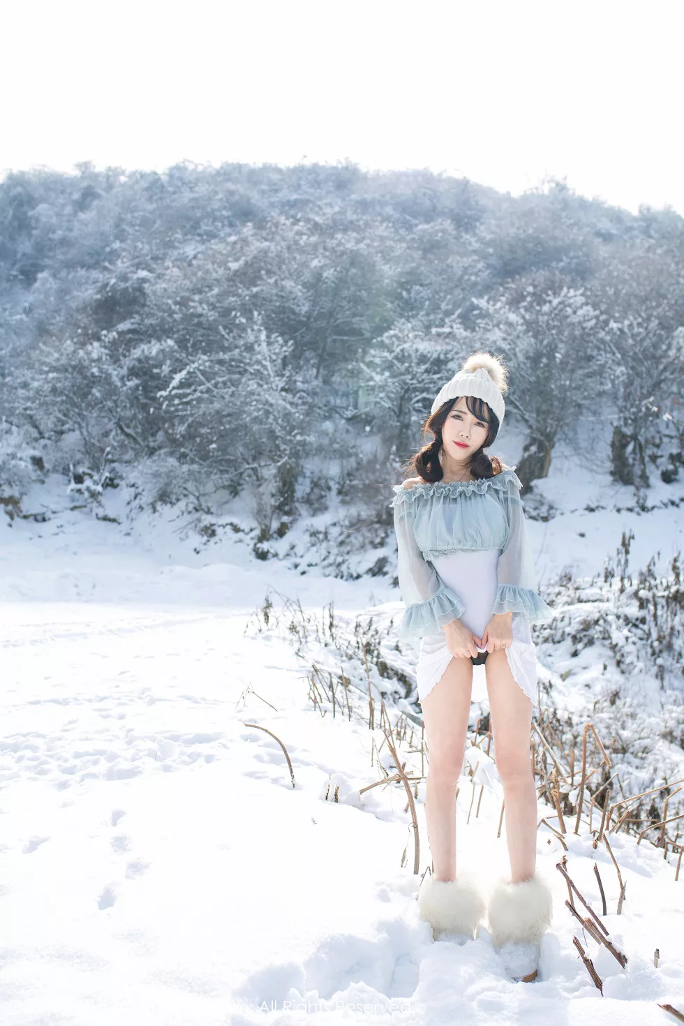 Xgyw.Org_XiuRen第720期_嫩模兜豆靓Youlina冰天雪地里黑色蕾丝内裤冰冷诱惑写真51P