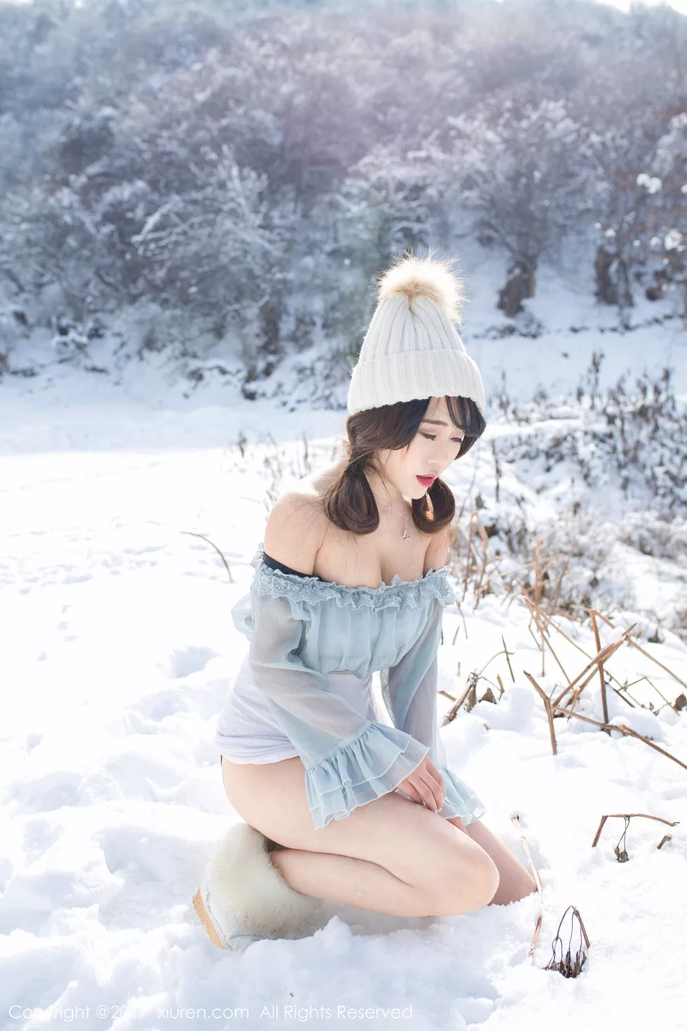 Xgyw.Org_XiuRen第720期_嫩模兜豆靓Youlina冰天雪地里黑色蕾丝内裤冰冷诱惑写真51P