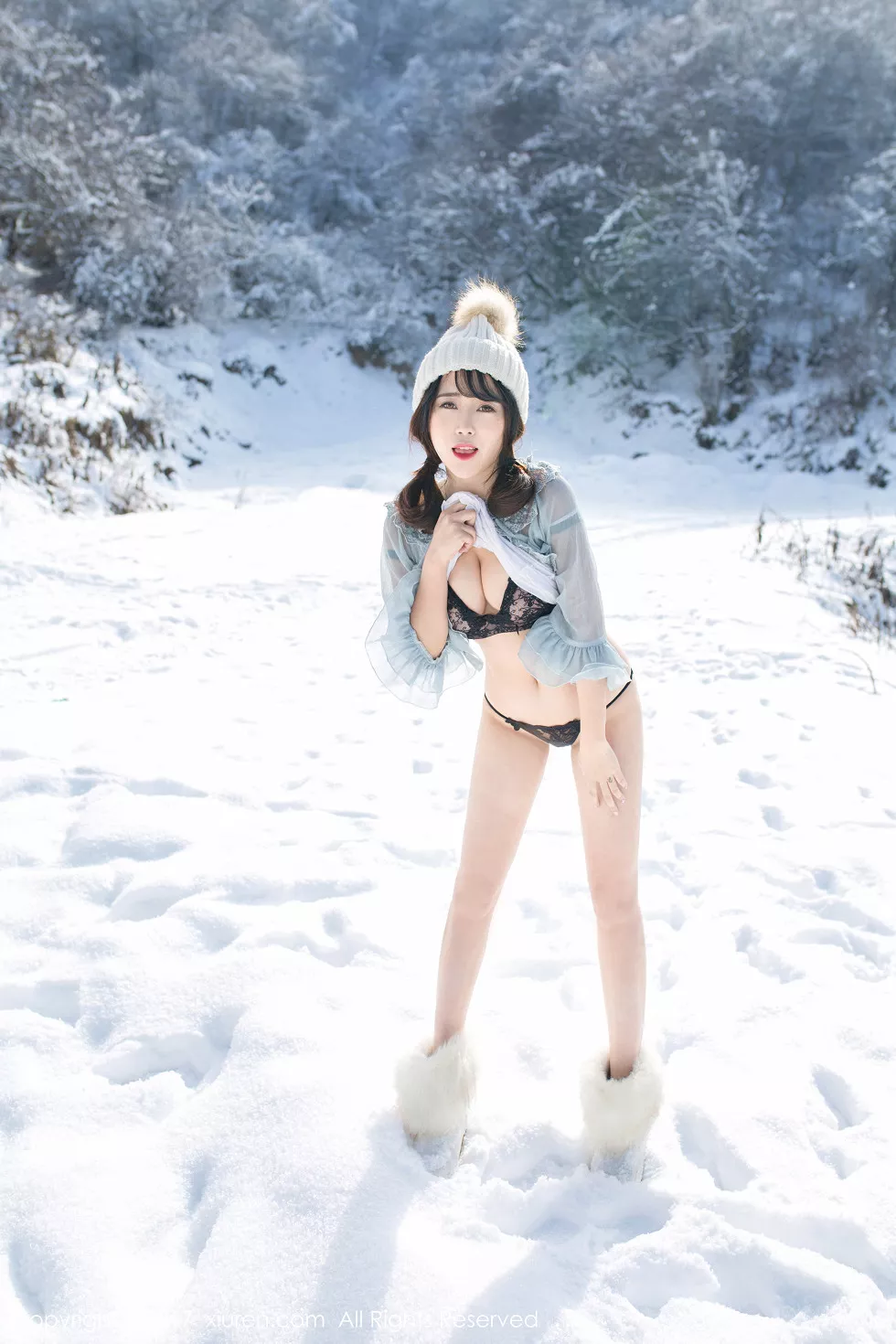 Xgyw.Org_XiuRen第720期_嫩模兜豆靓Youlina冰天雪地里黑色蕾丝内裤冰冷诱惑写真51P