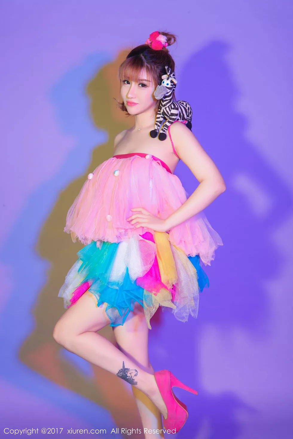 Xgyw.Org_XiuRen第722期_嫩模K8傲娇萌萌Vivian浴室里全裸上身手遮豪乳诱惑写真62P