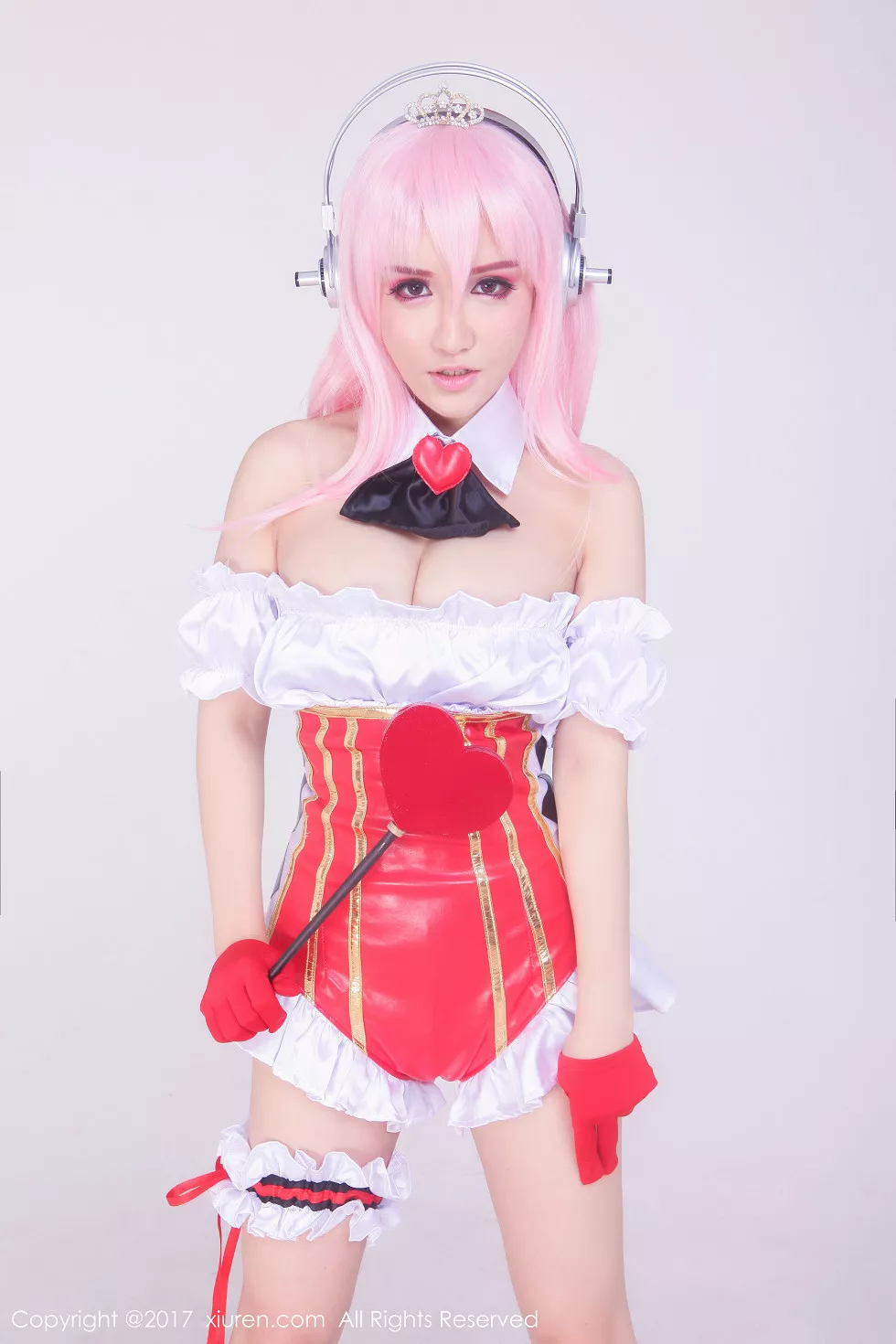 Xgyw.Org_XiuRen第722期_嫩模K8傲娇萌萌Vivian浴室里全裸上身手遮豪乳诱惑写真62P
