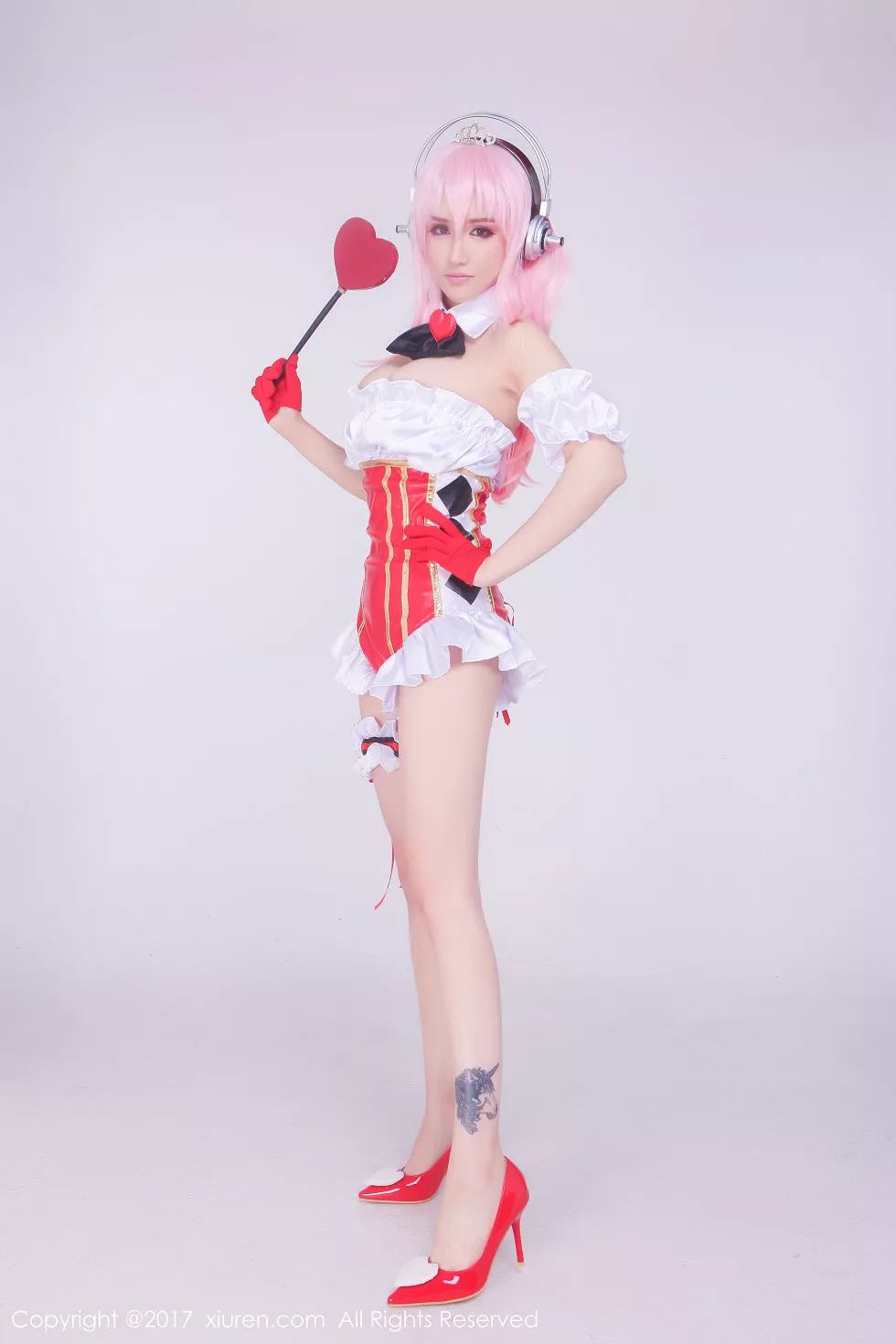 Xgyw.Org_XiuRen第722期_嫩模K8傲娇萌萌Vivian浴室里全裸上身手遮豪乳诱惑写真62P