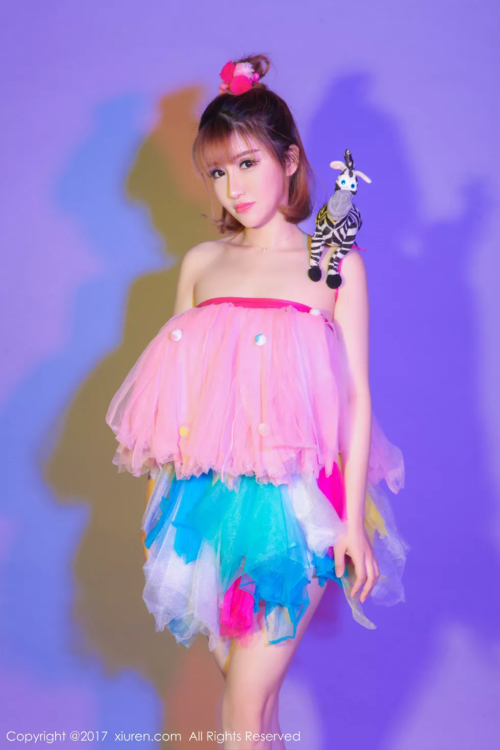 Xgyw.Org_XiuRen第722期_嫩模K8傲娇萌萌Vivian浴室里全裸上身手遮豪乳诱惑写真62P