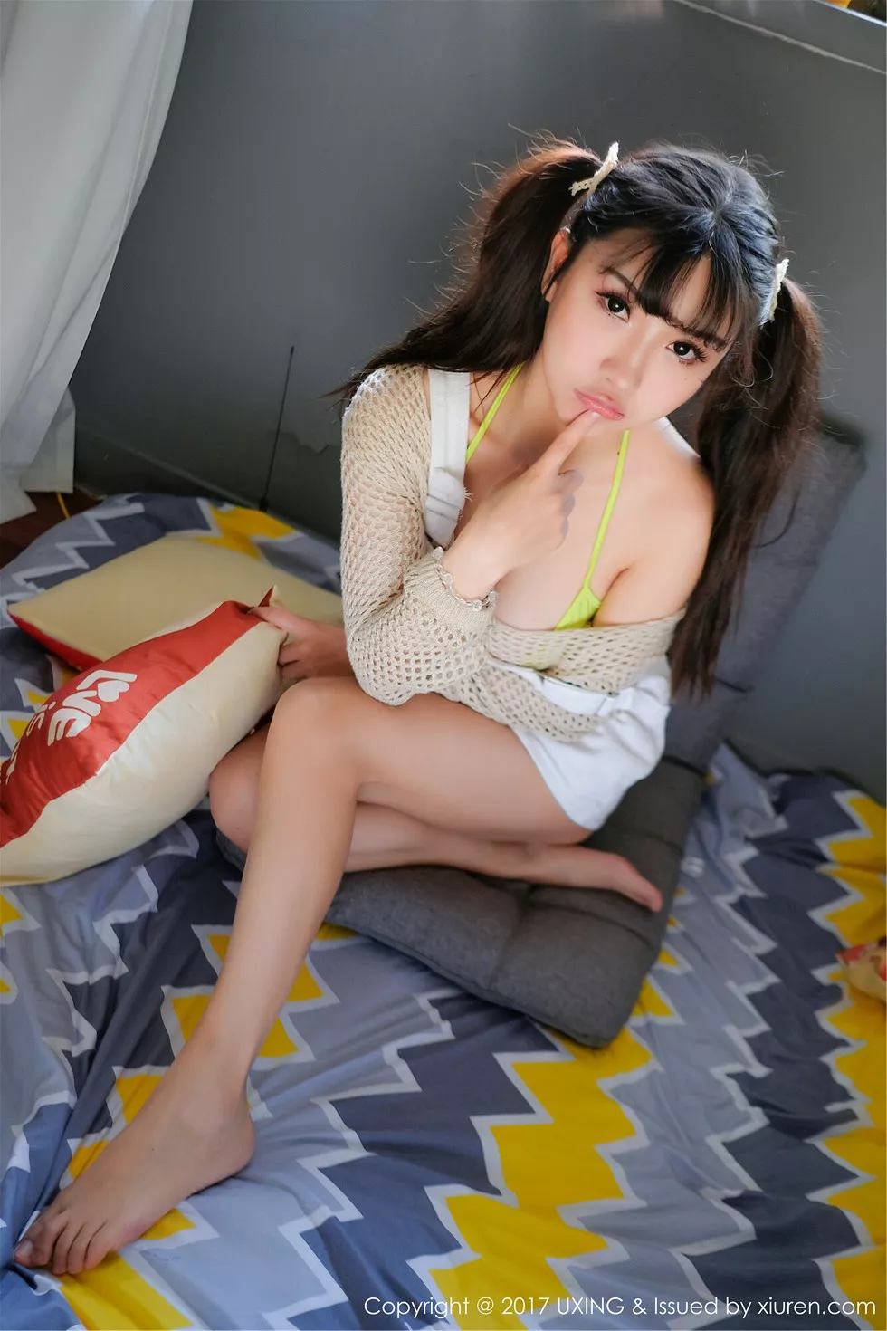 Xgyw.Org_[UXING优星馆]Vol.050_巨乳萝莉晓茜sunny学生装+私房内衣秀完美身材性感写真47P