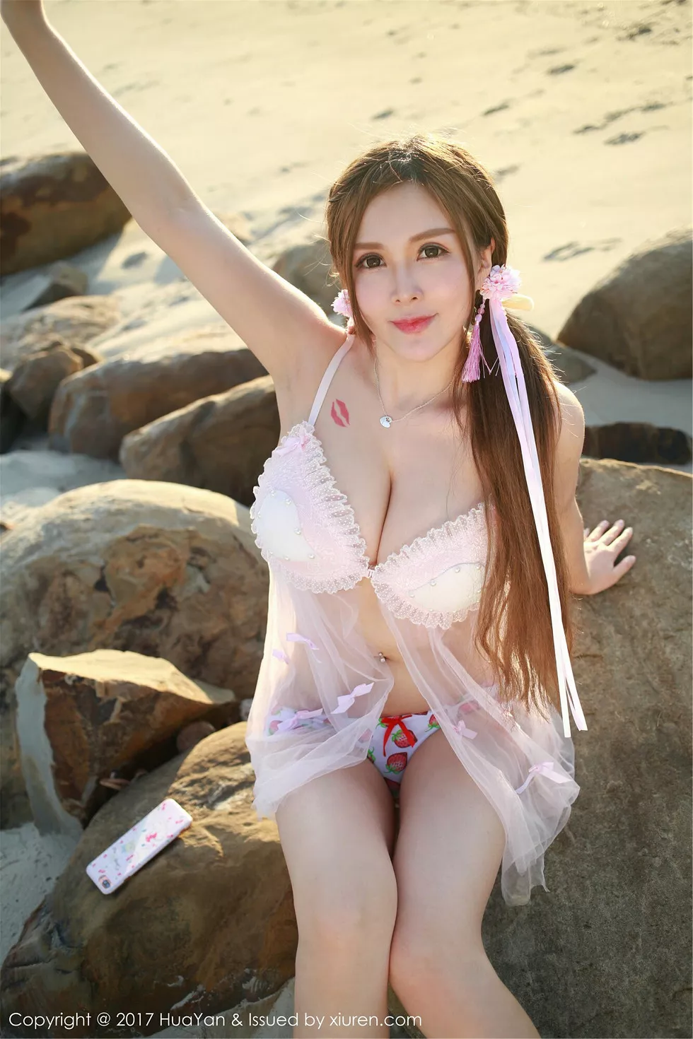Xgyw.Org_欧美性感金发女郎开衫连身裙秀傲人豪乳诱惑写真30P