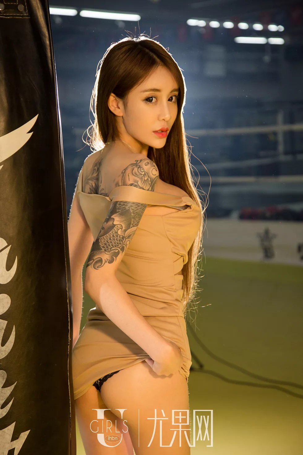 Xgyw.Org_[Ugirls尤果网]U279_嫩模琪歌居家半截毛衣真空露半球+牛仔热裤火辣性感写真65P