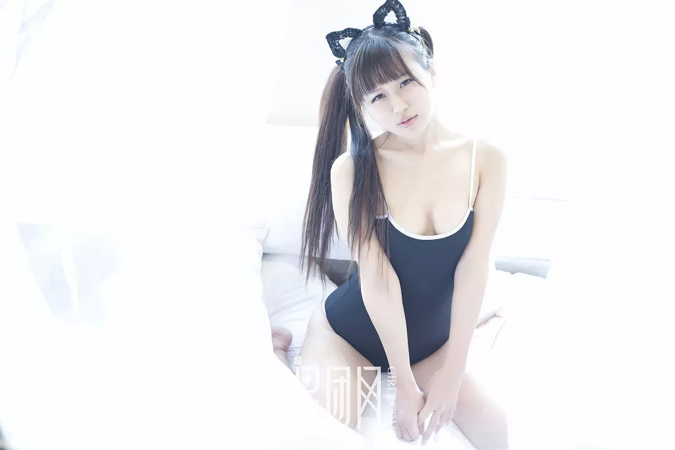 Xgyw.Org_[GIRLT果团网]NO.030_嫩模熙恩居家日系连体运动服半脱秀性感内衣诱惑深沟写真52P