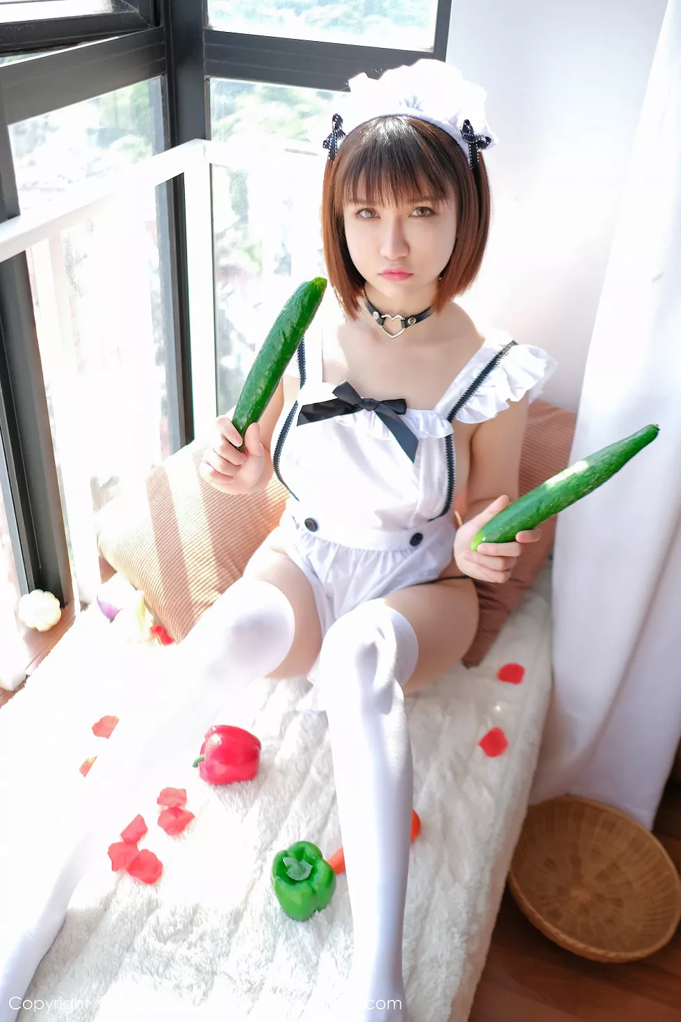 Xgyw.Org_[UXING优星馆]Vol.058_嫩模K8傲娇萌萌居家女仆装侧露美乳黄瓜主题撩人诱惑写真40P