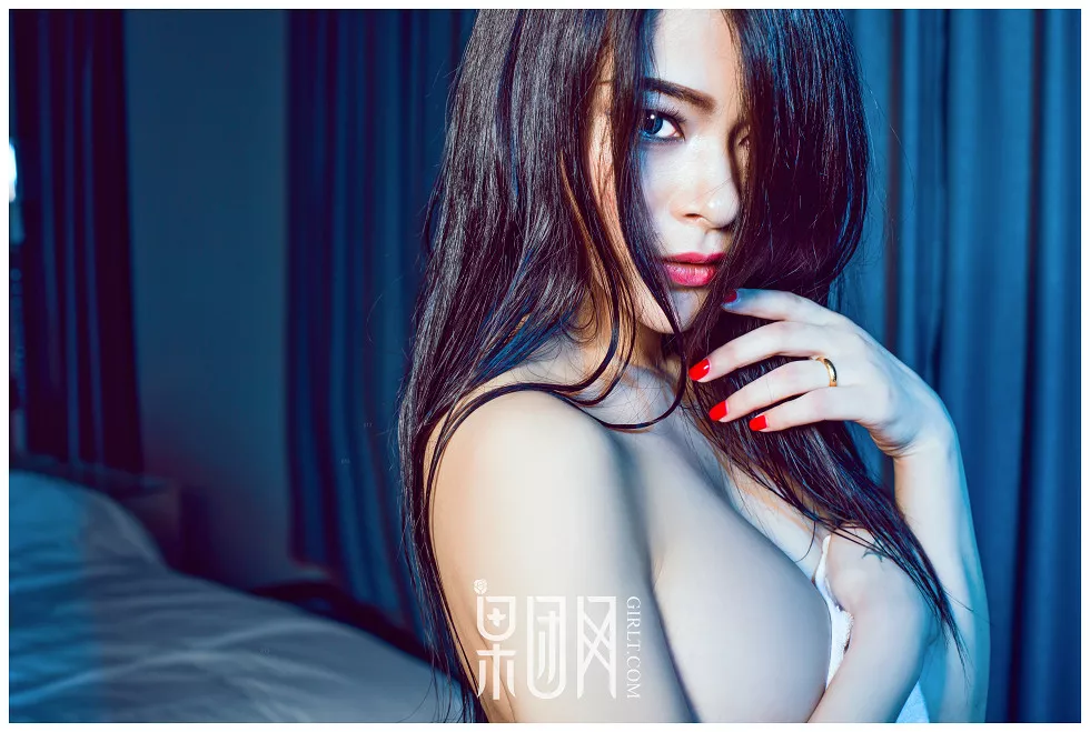Xgyw.Org_[GIRLT果团网]TG001_全裸清纯尤物居家床上秀34D豪乳酥胸蜜桃翘臀撩人诱惑写真41P