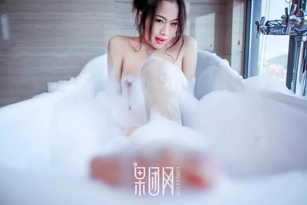 Xgyw.Org_[GIRLT果团网]TG020_泡沫之夏嫩模美女居家浴缸里大尺度全裸泡泡浴火辣诱惑写真27P