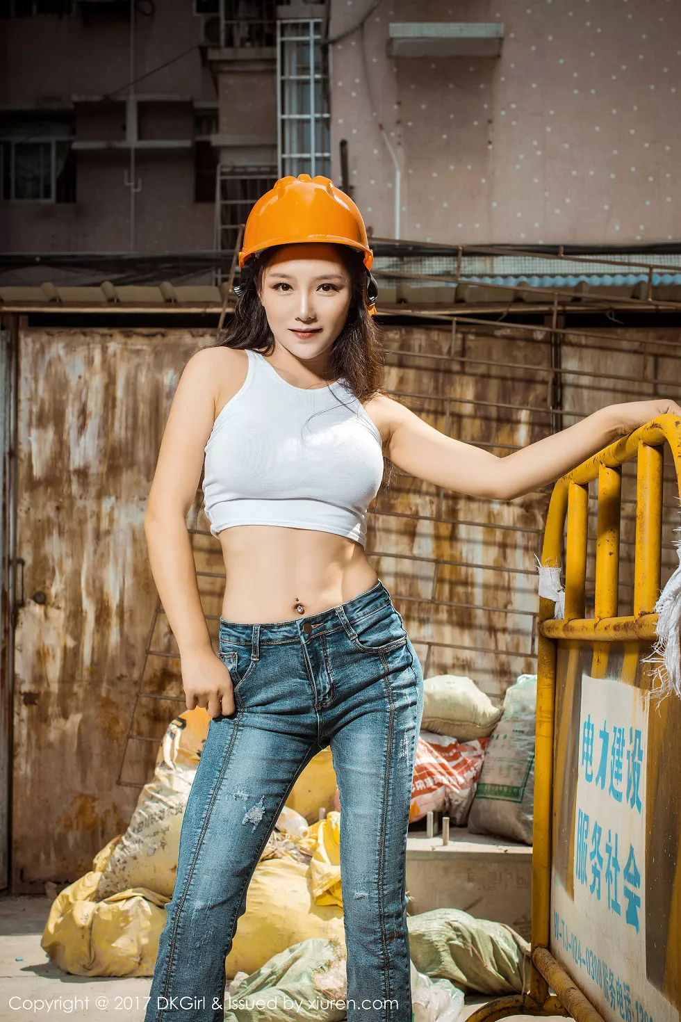 Xgyw.Org_[DKGirl御女郎]Vol.043_高颜值嫩模媛美人狂野电工真空露半球完美曲线诱惑写真53P