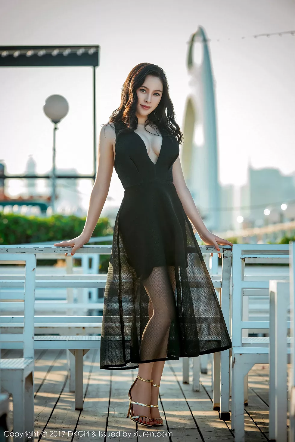 Xgyw.Org_[DKGirl御女郎]Vol.044_轻熟女厉雯娜白色抹胸内衣加白色丁字裤秀丰乳肥臀诱惑写真44P