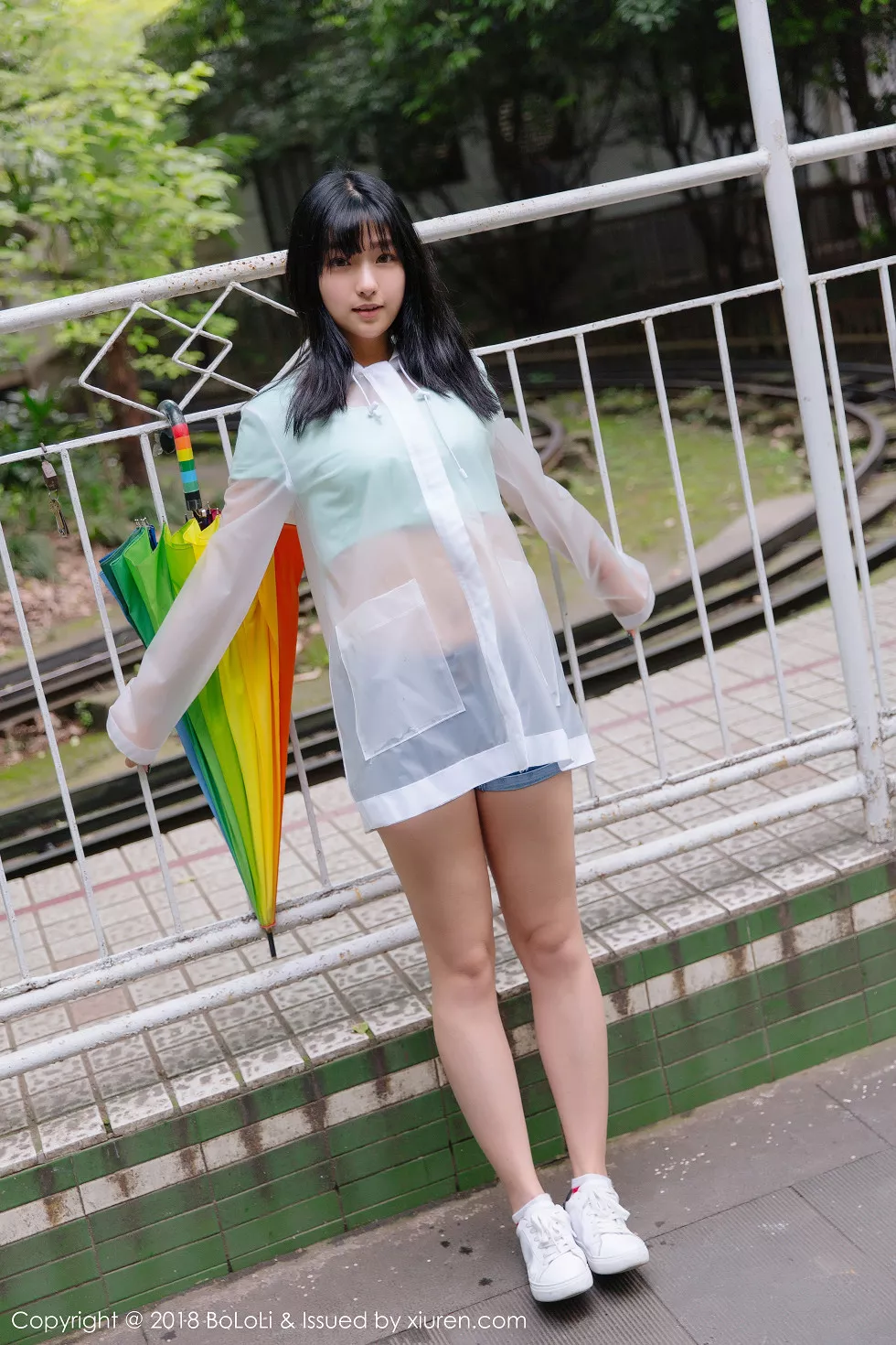 Xgyw.Org_[Tukmo兔几盟]Vol.106_嫩模球球雨天公园透明雨衣秀性感牛仔热裤迷人写真38P