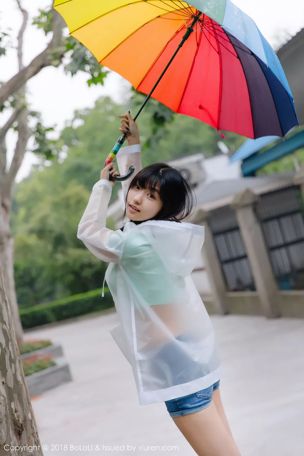 Xgyw.Org_[Tukmo兔几盟]Vol.106_嫩模球球雨天公园透明雨衣秀性感牛仔热裤迷人写真38P