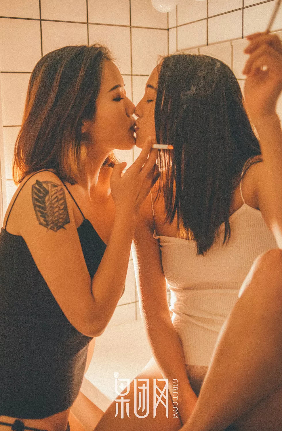 Xgyw.Org_[GIRLT果团网]NO.114_女同爱过一场难以承受的诺言私房露豪乳诱惑写真42P