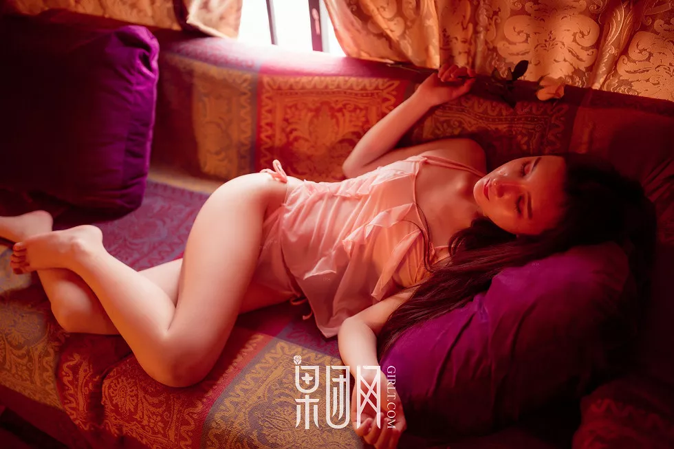 Xgyw.Org_[GIRLT果团网]熊川纪信No.018_贪玩精灵居家私房暖色调性感睡衣配内裤诱惑写真42P