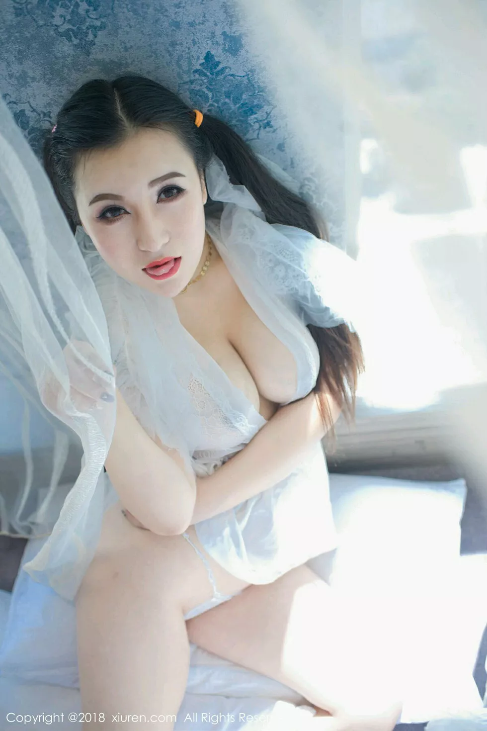 Xgyw.Org_XiuRen第1034期_嫩模MODEL伊若蕾丝开胸睡衣+带子死库水完美爆乳诱惑写真45P