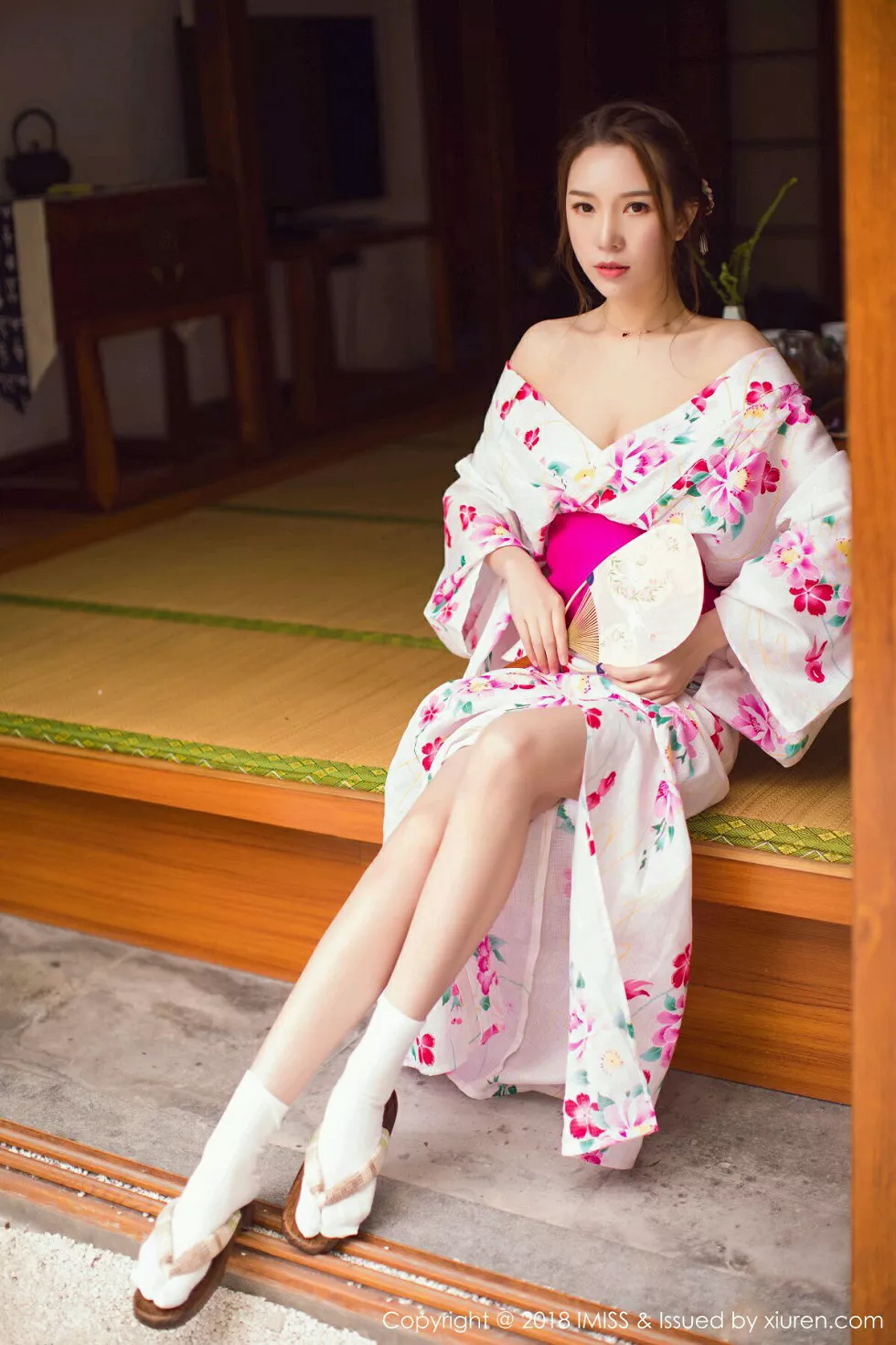 Xgyw.Org_[IMISS爱蜜社]Vol.252_嫩模Katrina私房日系和服真空露美乳+黑丝OL系列完美诱惑写真42P