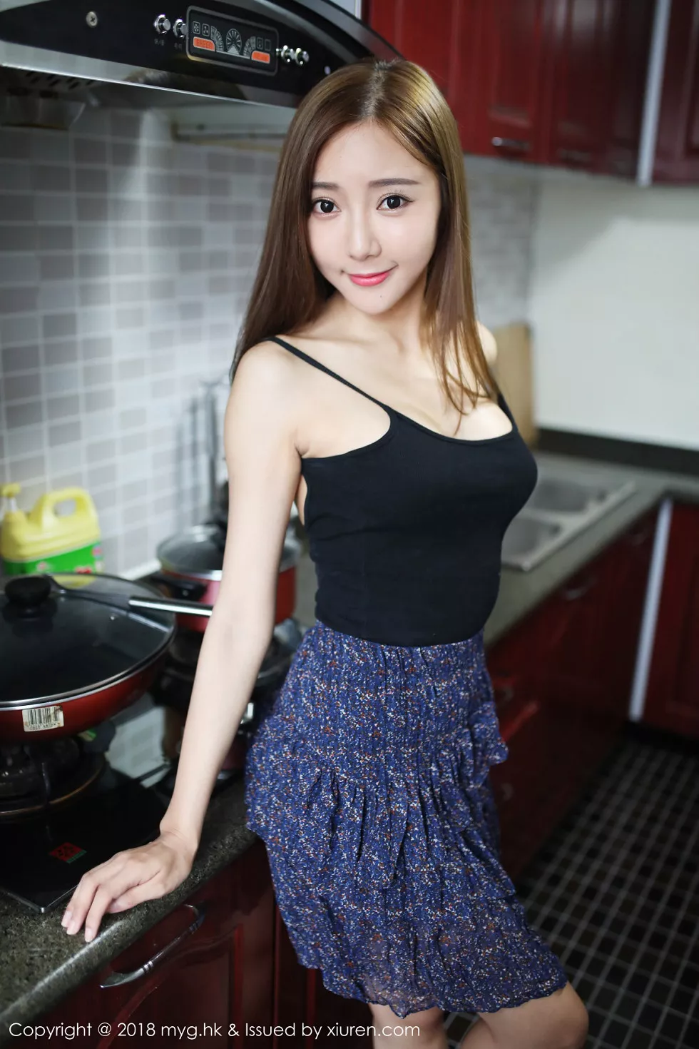 Xgyw.Org_[MyGirl美媛馆]Vol.293_嫩模王馨瑶yanni居家黑色吊带衣半露豪乳性感迷人写真40P