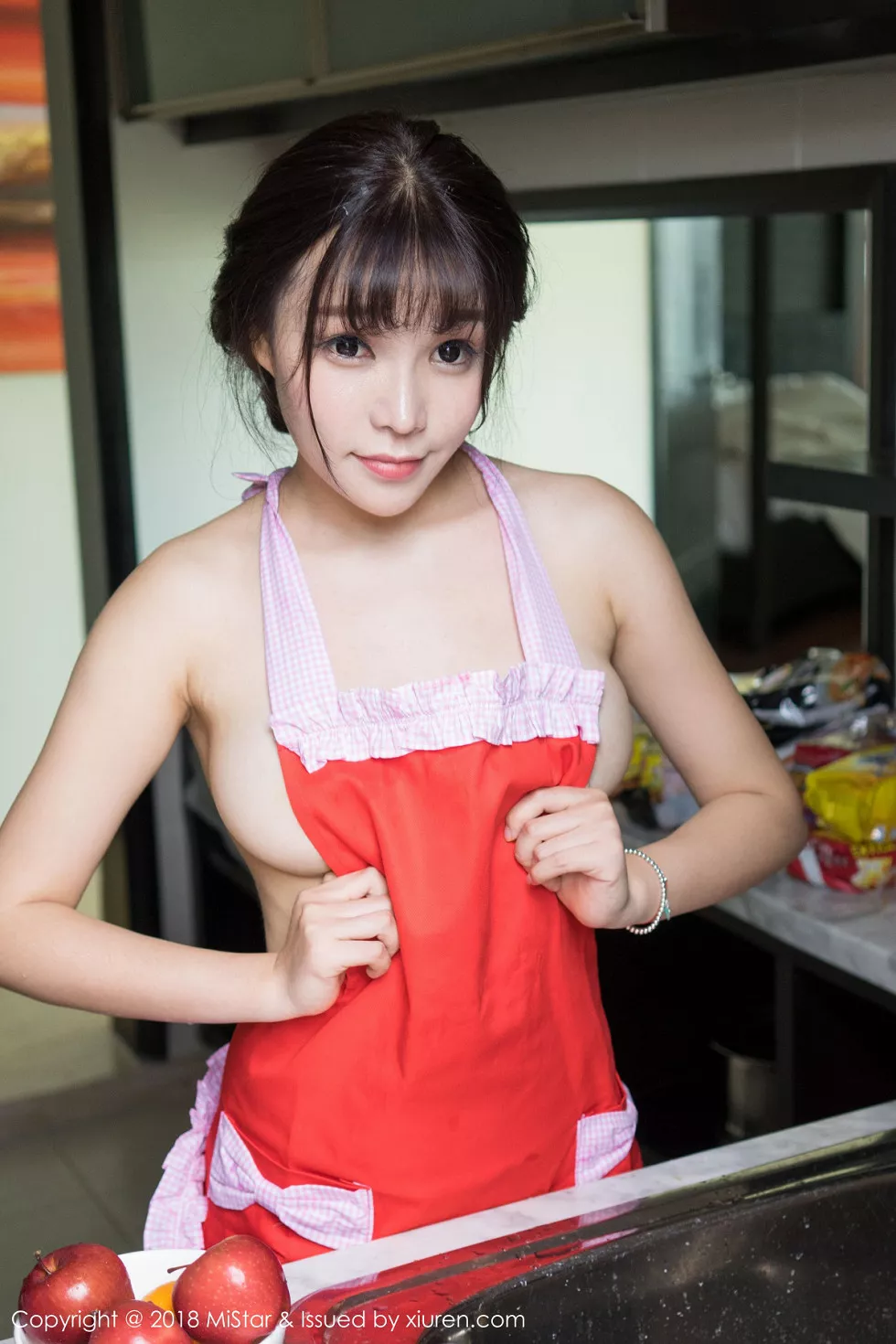Xgyw.Org_[MiStar魅妍社]Vol.236_女神芝芝Booty沙巴旅拍私房女仆装露豪乳翘臀极致诱惑写真40P