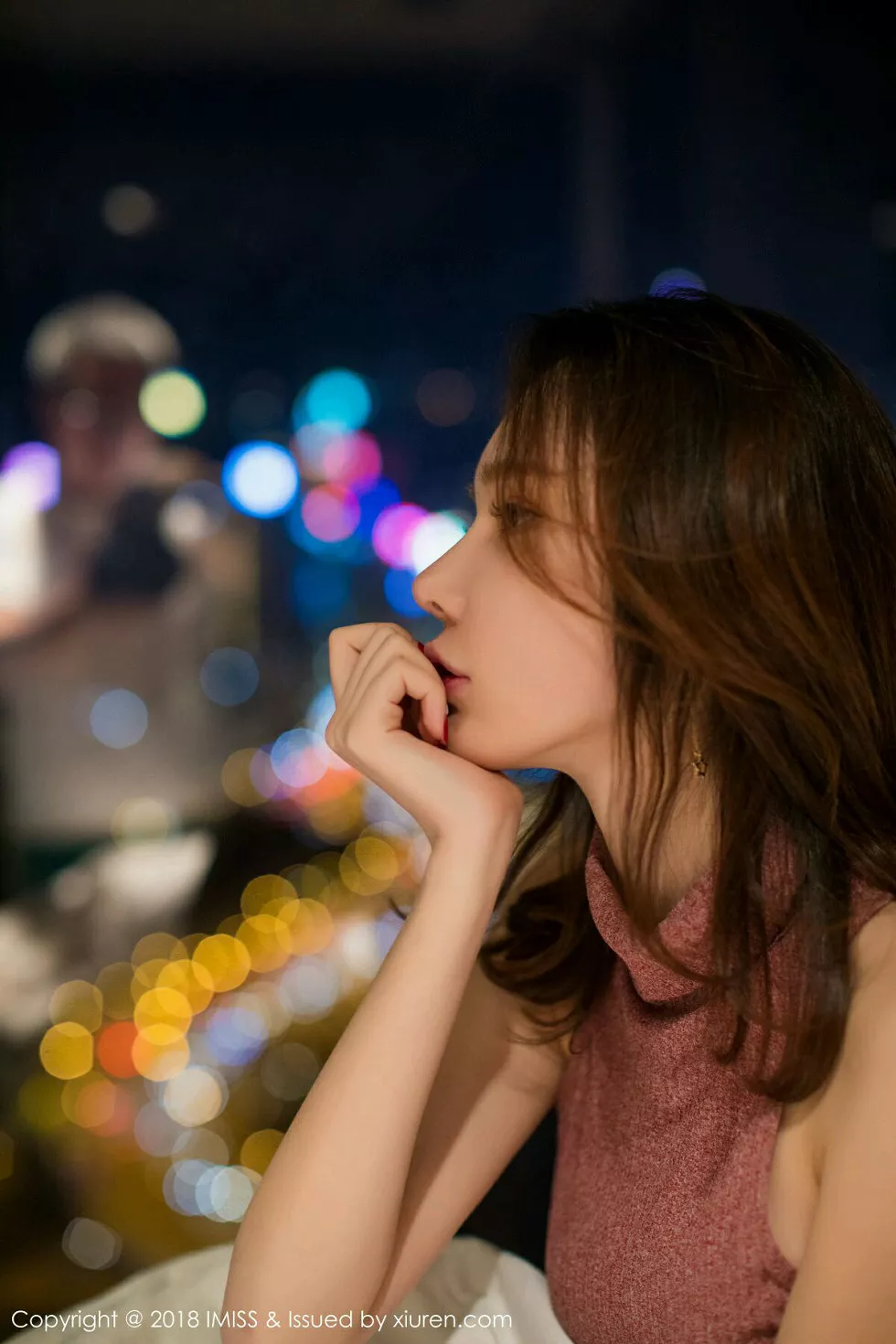 Xgyw.Org_[IMISS爱蜜社]Vol.273_女神萌琪琪Irene居家床上全裸上身半露豪乳撩人诱惑写真56P