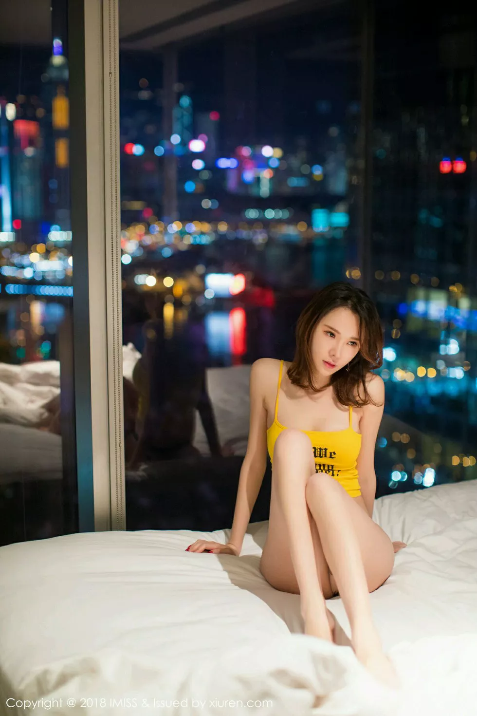 Xgyw.Org_[IMISS爱蜜社]Vol.273_女神萌琪琪Irene居家床上全裸上身半露豪乳撩人诱惑写真56P