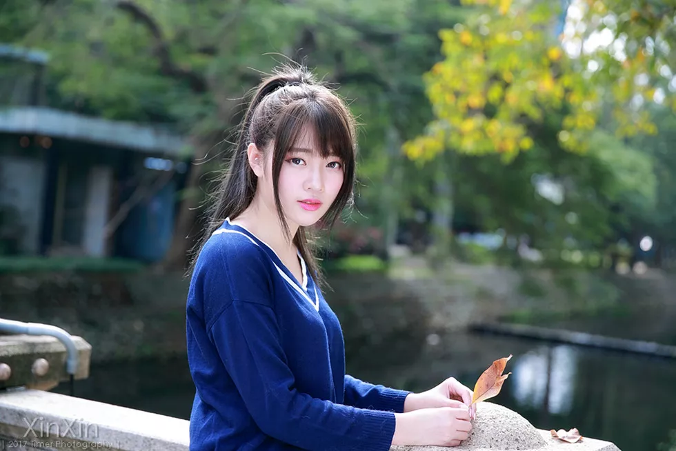Xgyw.Org_台湾美女欣欣新竹东门城外拍宽松粉红毛衣配牛仔裤清纯写真125P
